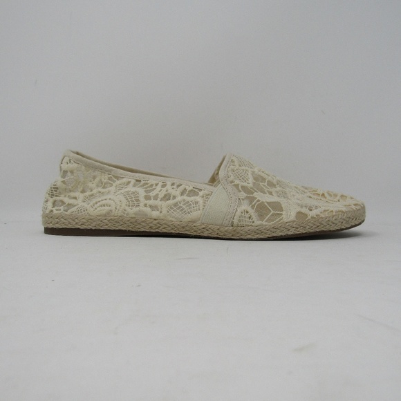 Report Shoes - Report Cream Flats Slip On Sz 8 Flower